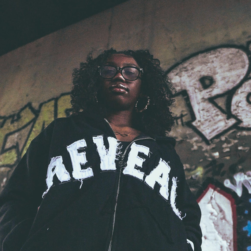 REVEAL ZIP UP HOODIE